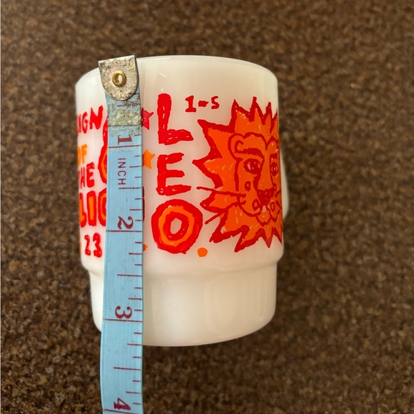 Vintage Anchor Hocking white milkglass Leo the Lion Zodiac cup. gift/collectible - Picture 6 of 7